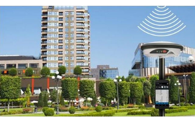 Leica GG04 Plus Smart Antenna, iOS, Android and Windows LG844565