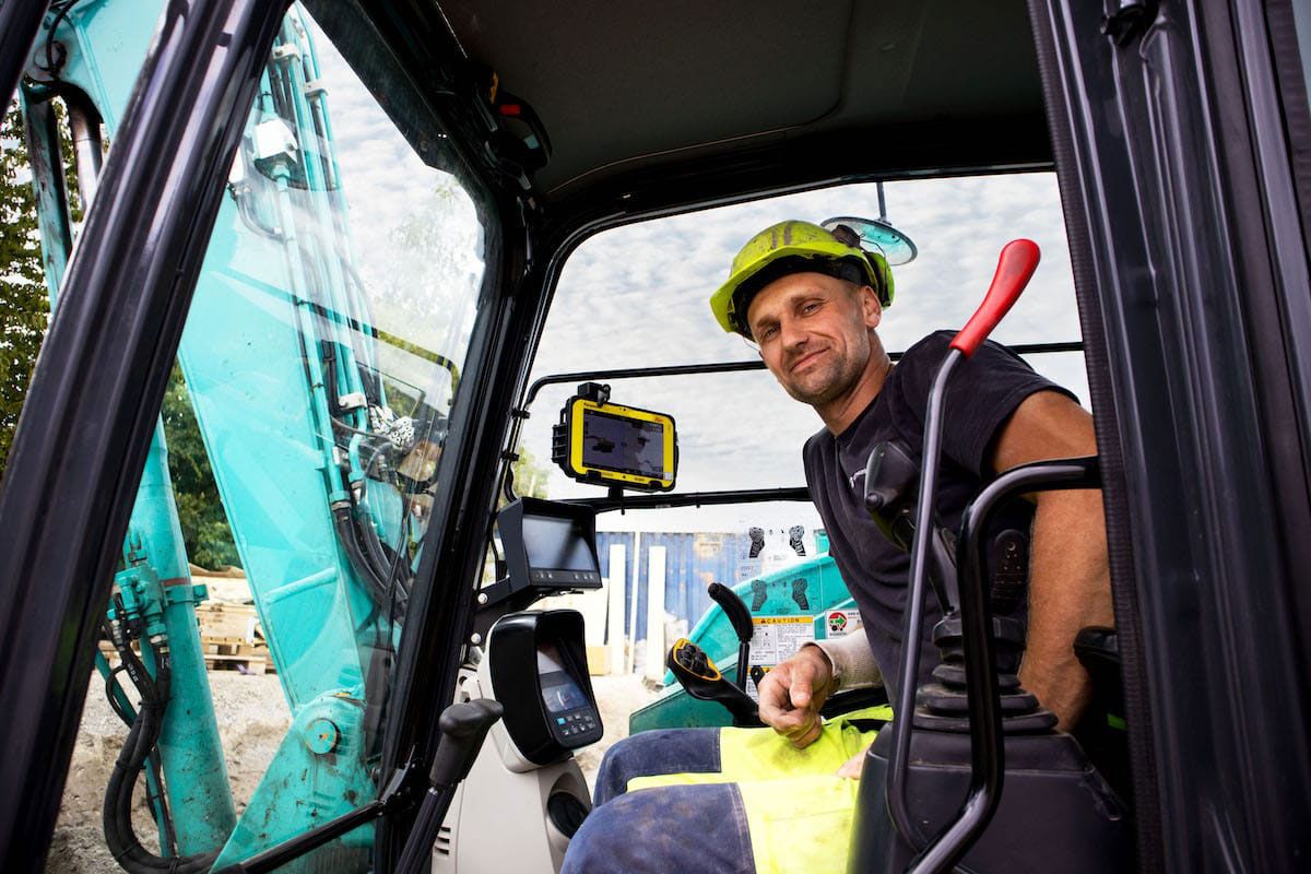 Leica iCON site excavator system with Steffan Kobelco