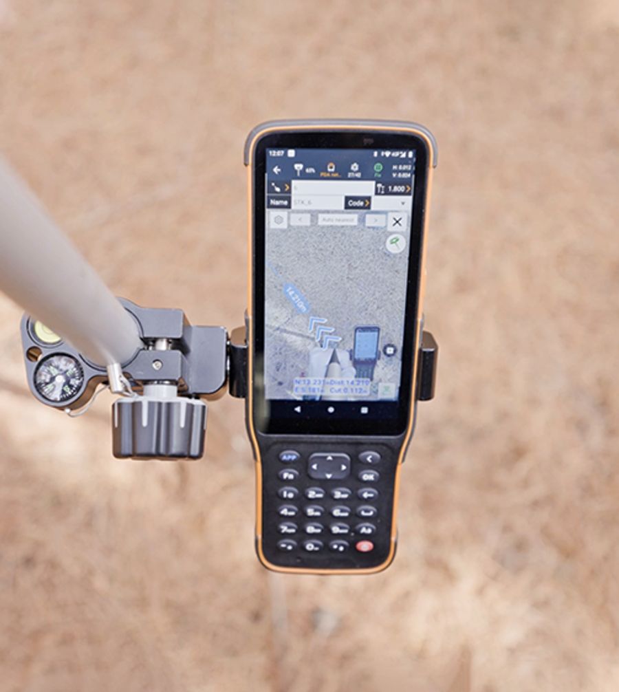 CHCNAV i93 Visual GNSS Antenna with IUM Tilt & HCE600 Handheld Data Collector
