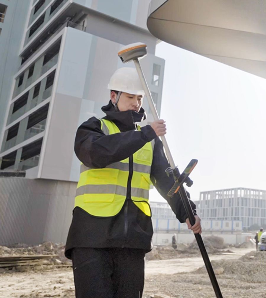 CHCNAV i93 Visual GNSS Antenna with IUM Tilt & HCE600 Handheld Data Collector