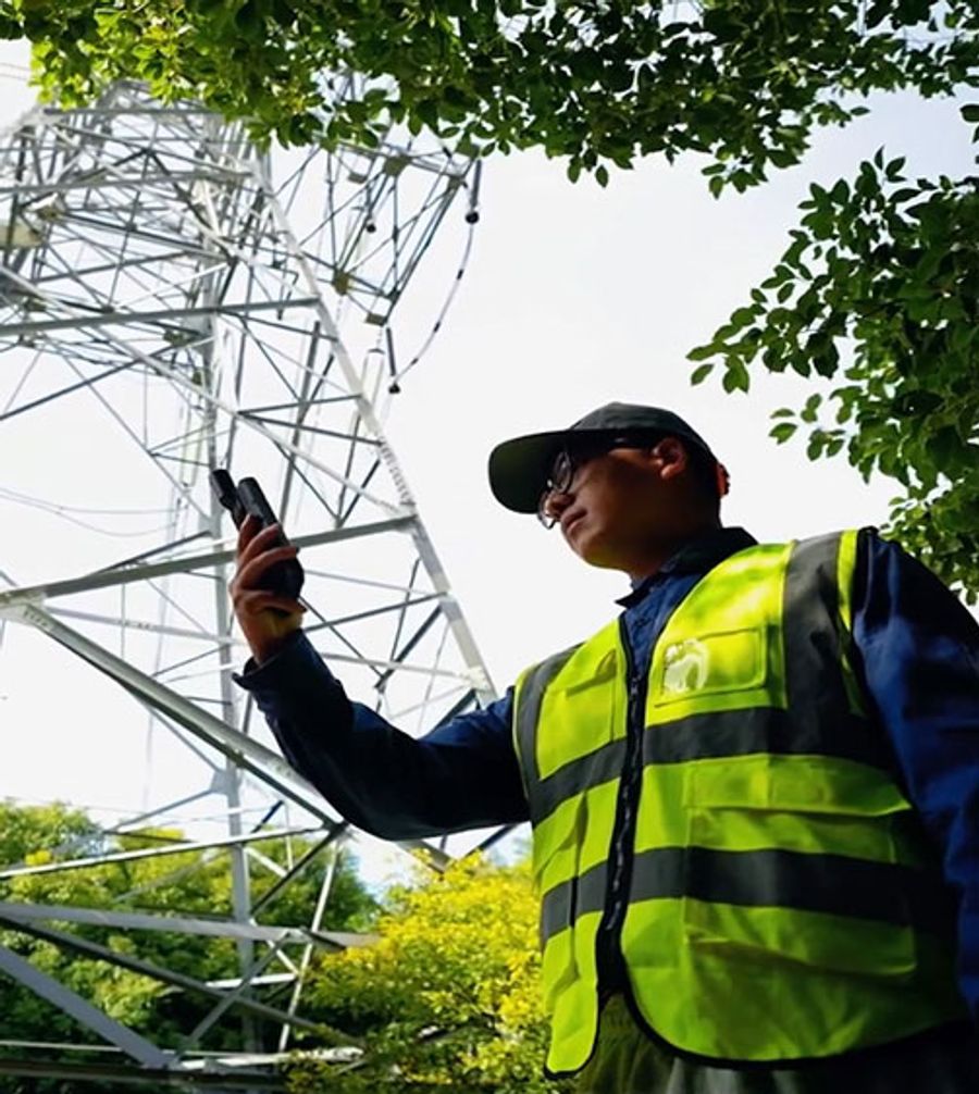 CHCNAV LT60H GNSS RTK SmartPhone
