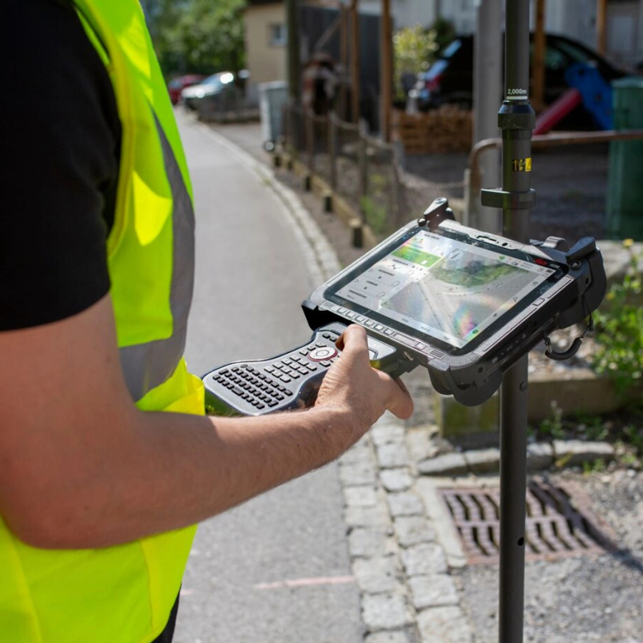 Leica Captivate CC200 Rugged 10" Tablet PC