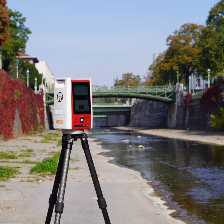 Riegl VZ-600i 3D Laser Scanner Inc RiSCAN PRO SNL, 2x battery charger, case