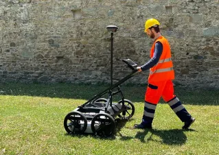 Man using the&nbsp;<em>Stream DP ground-penetrating radar from Italian firm IDS GeoRadar</em>