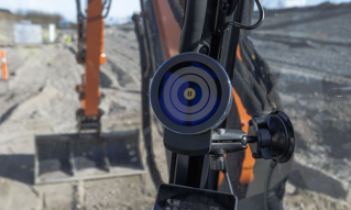 A Leica CRS214 display showing inactive (safe) mode. Images: Leica Geosystems
