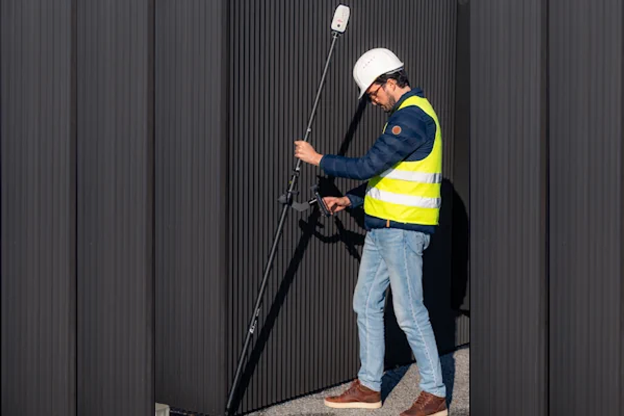 Leica Zeno FLX100 Plus Smart Antenna with Tilt Compensation