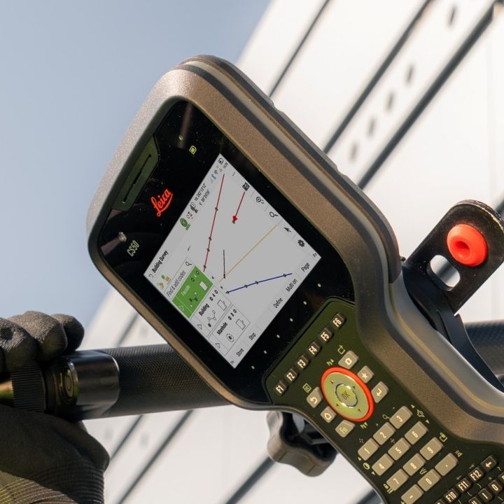 C.R. Kennedy launches the Leica CS50 field controller in Australia